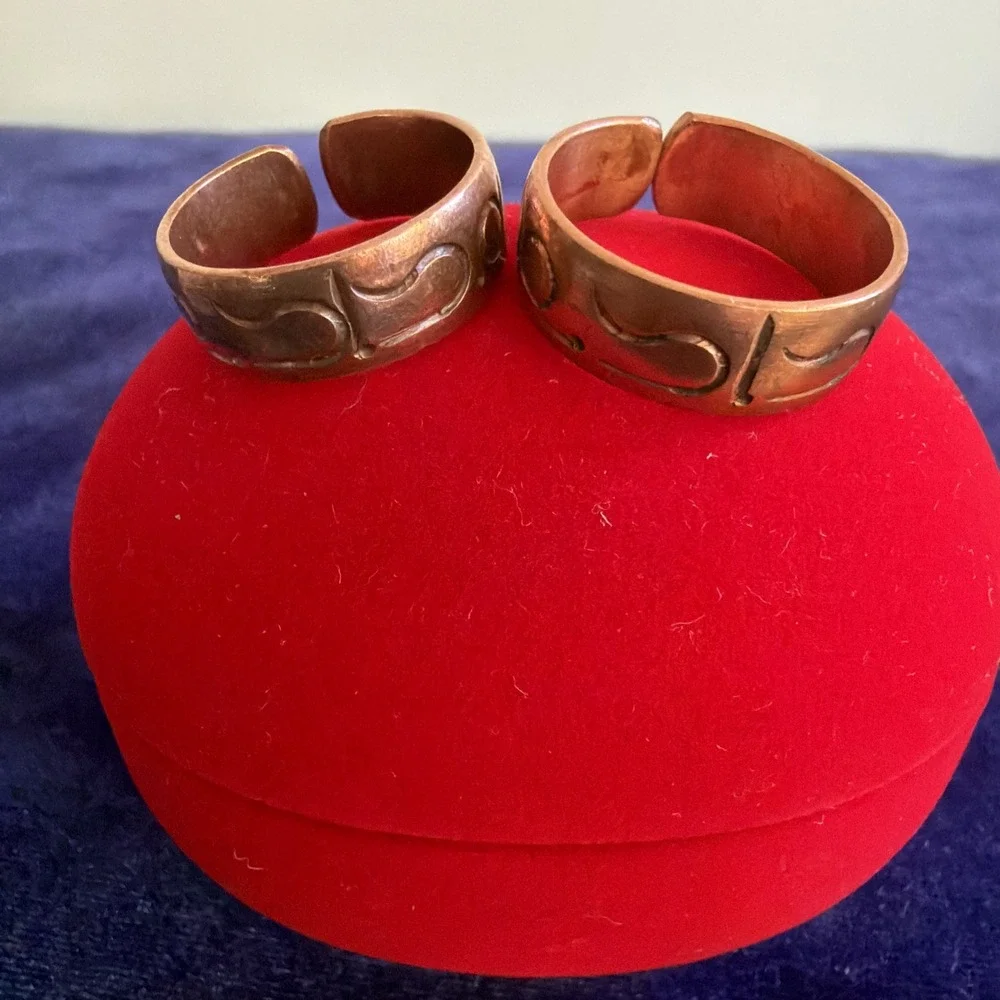 Vintage Tibetan Copper Artisan Ring Set 2 Adjustable Band Size 8 10.2g